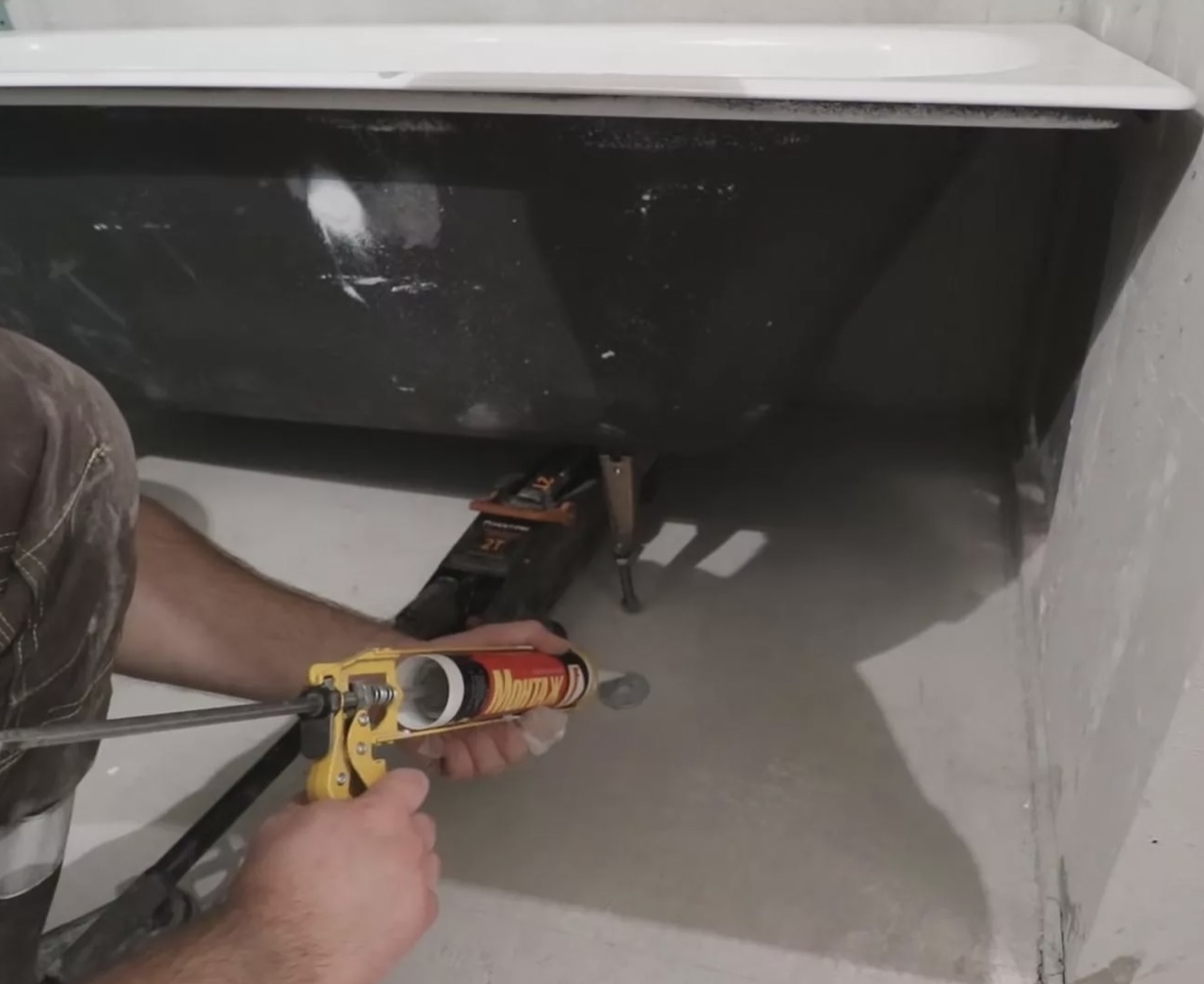 Монтаж чугунной ванны Установка чугунной ванны