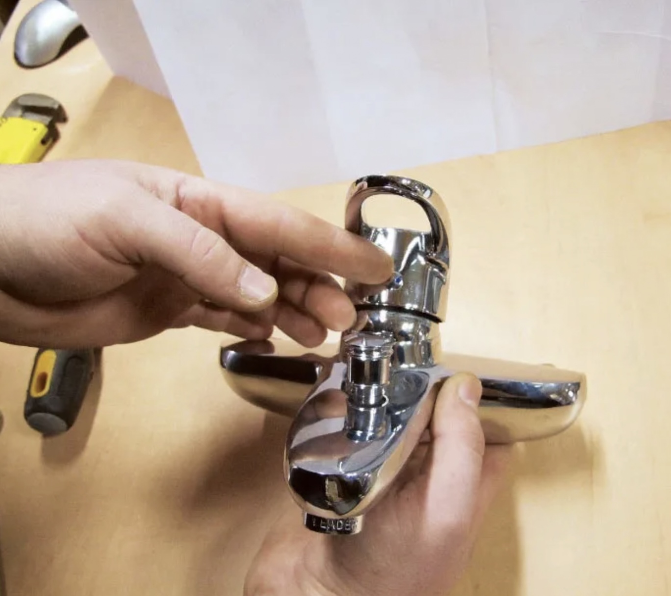 Ремонт смесителя в ванной Ремонт смесителя