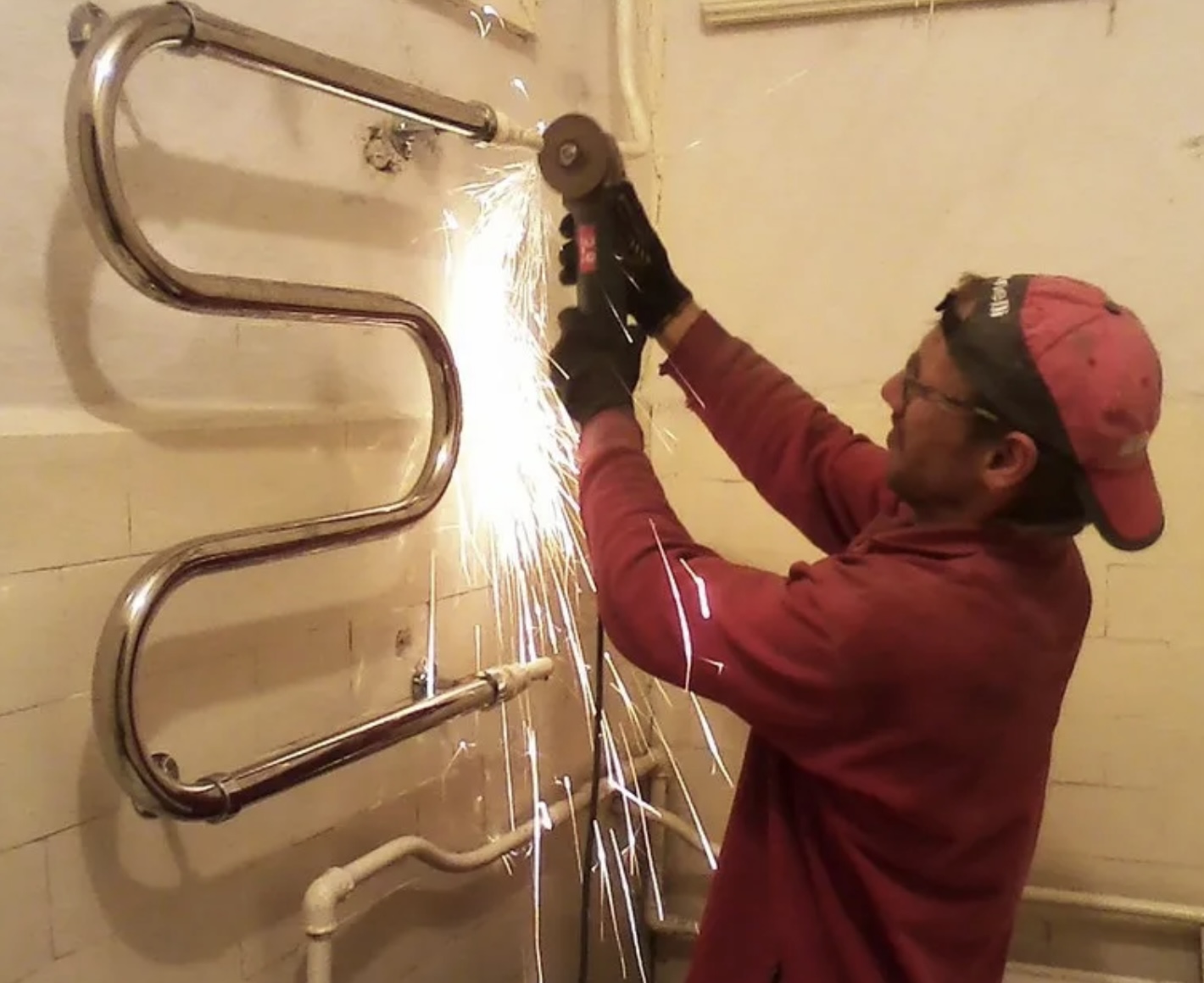 Демонтаж полотенцесушителя Демонтаж полотенцесушителя